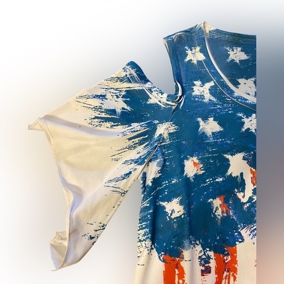 NWT women’s Liberty wear cold shoulder 4th of July Flag shirt made in USA size L - Picture 3 of 6